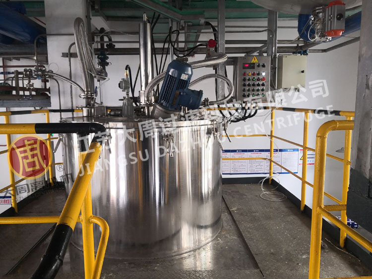 大周LGZ全自動刮刀離心機現場圖